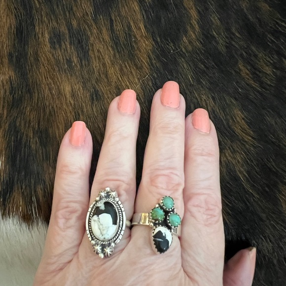 ❤️ White Buffalo Turquoise Oval Ring Navajo Style Matte Sterling ADJ Sz 5 to 7.5 - Picture 3 of 13